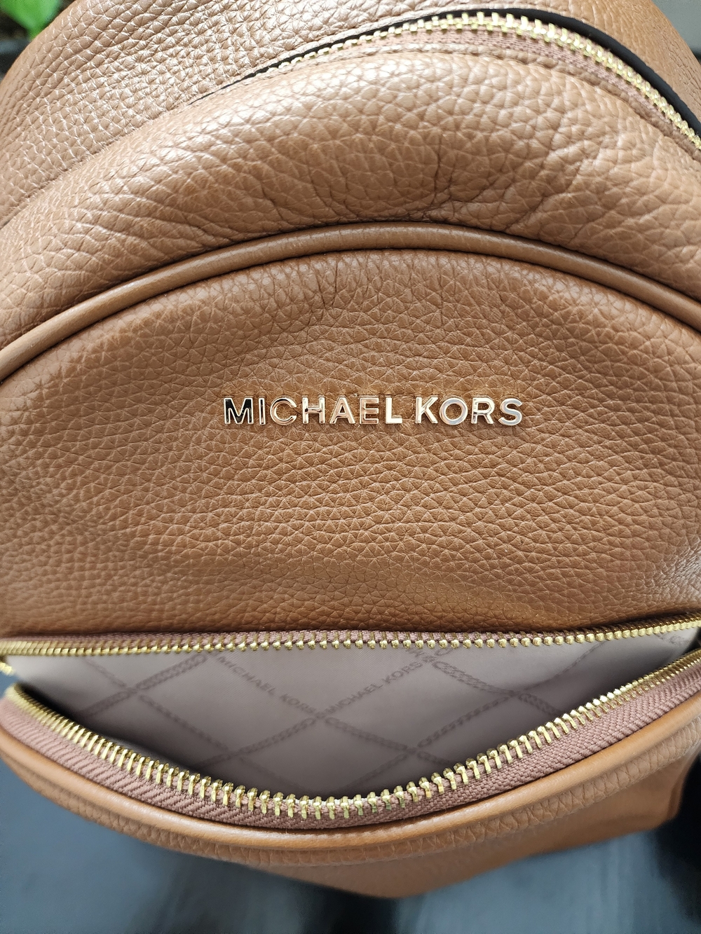 Michael Kors Abbey Tan Pebbled Leather Backpack with Gold Hardware - Picture 5 of 11